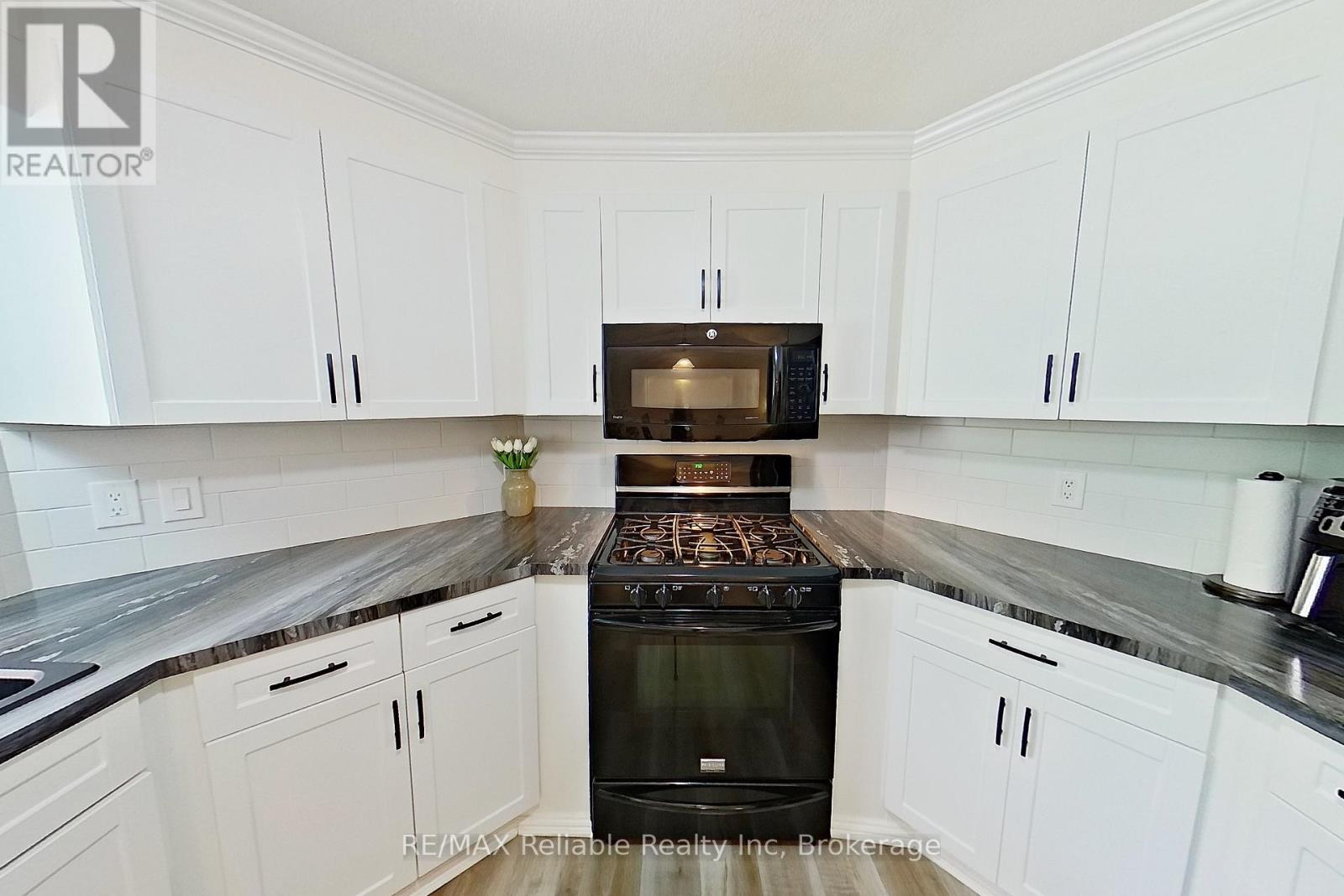 347 Shannon Boulevard, South Huron, Ontario  N0M 1T0 - Photo 29 - X12337365