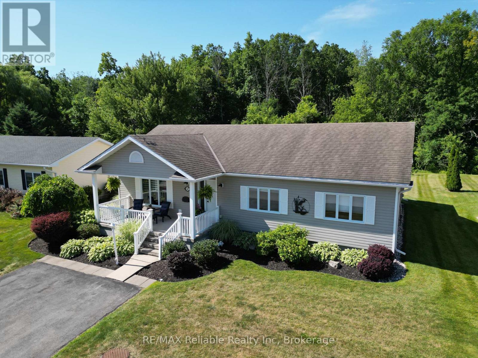 347 Shannon Boulevard, South Huron, Ontario  N0M 1T0 - Photo 3 - X12337365