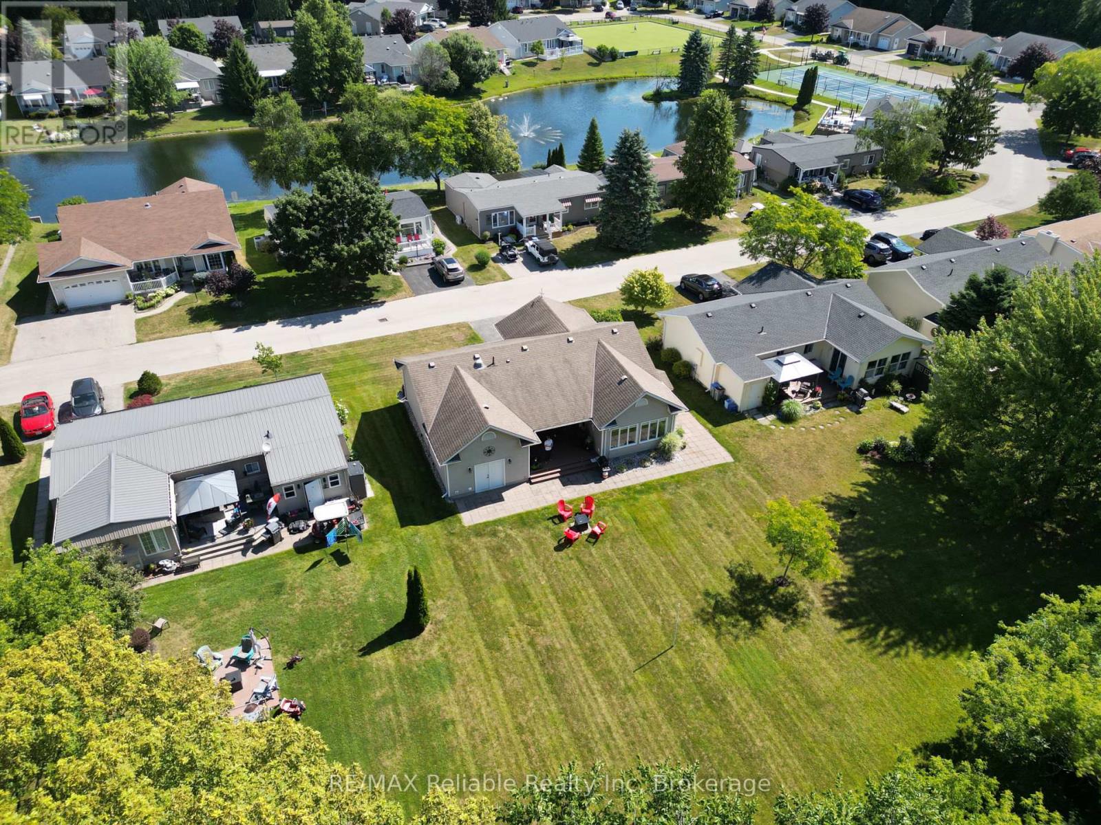 347 Shannon Boulevard, South Huron, Ontario  N0M 1T0 - Photo 5 - X12337365