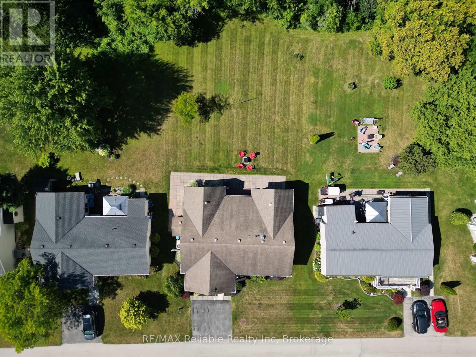 347 Shannon Boulevard, South Huron, Ontario  N0M 1T0 - Photo 8 - X12337365