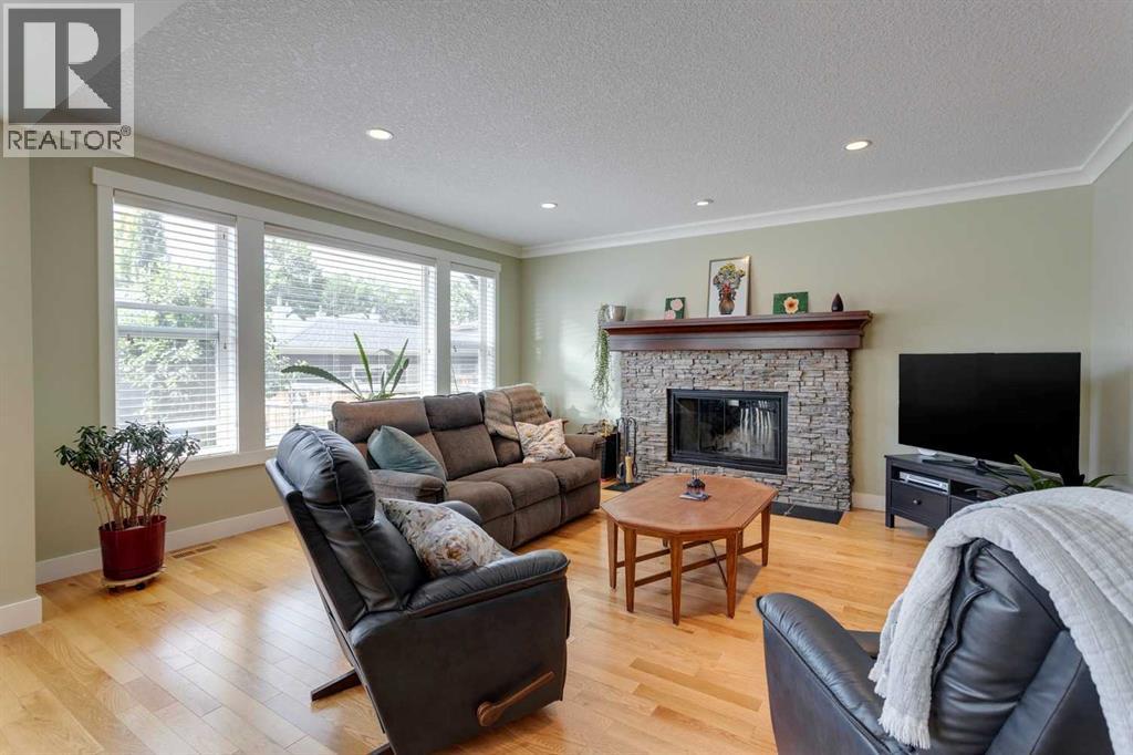 Property at 417 29 Avenue NW image 4