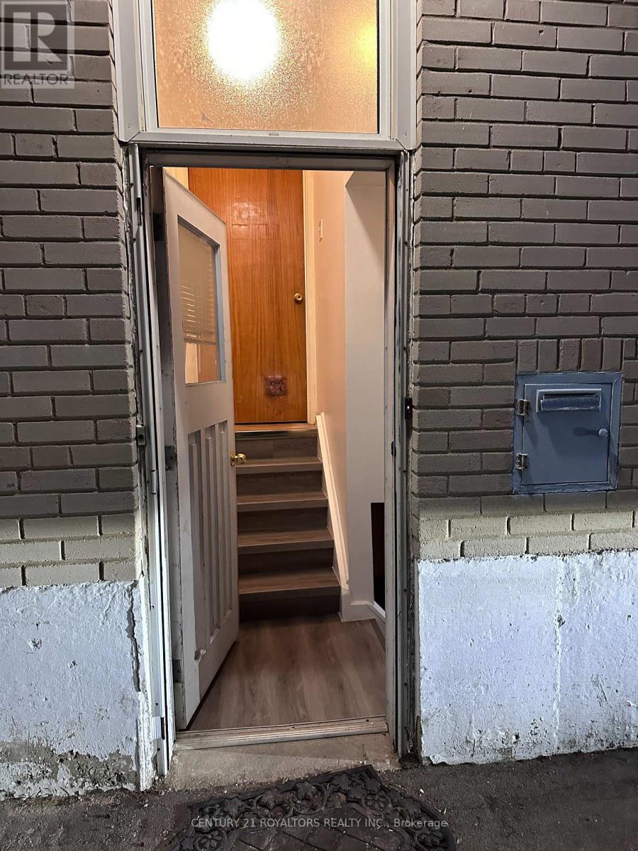 Lower - 50 Marbury Crescent, Toronto, Ontario  M3A 2G2 - Photo 2 - C12337221