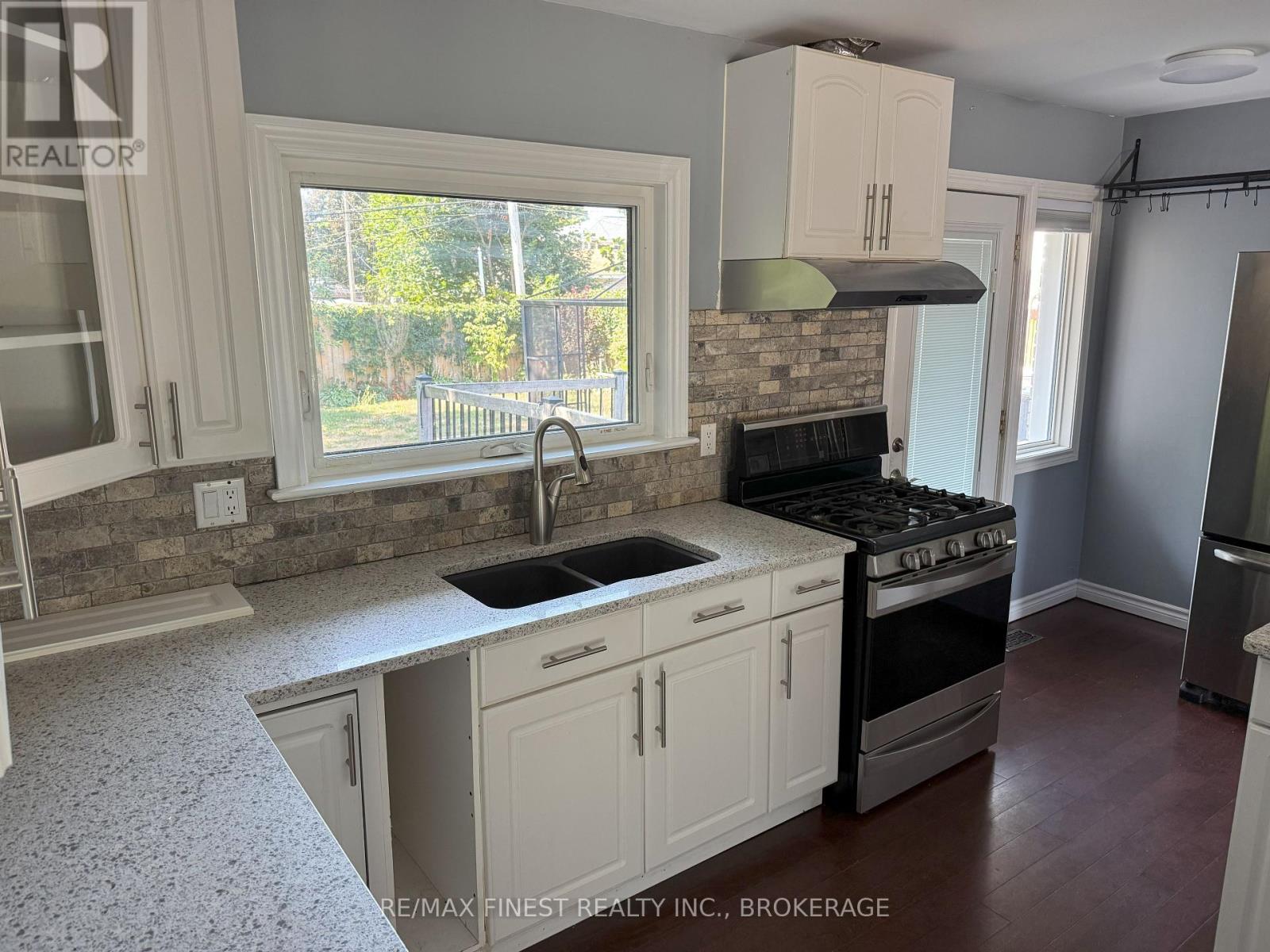 90 Morenz Crescent, Kingston, Ontario  K7K 2X3 - Photo 5 - X12333083