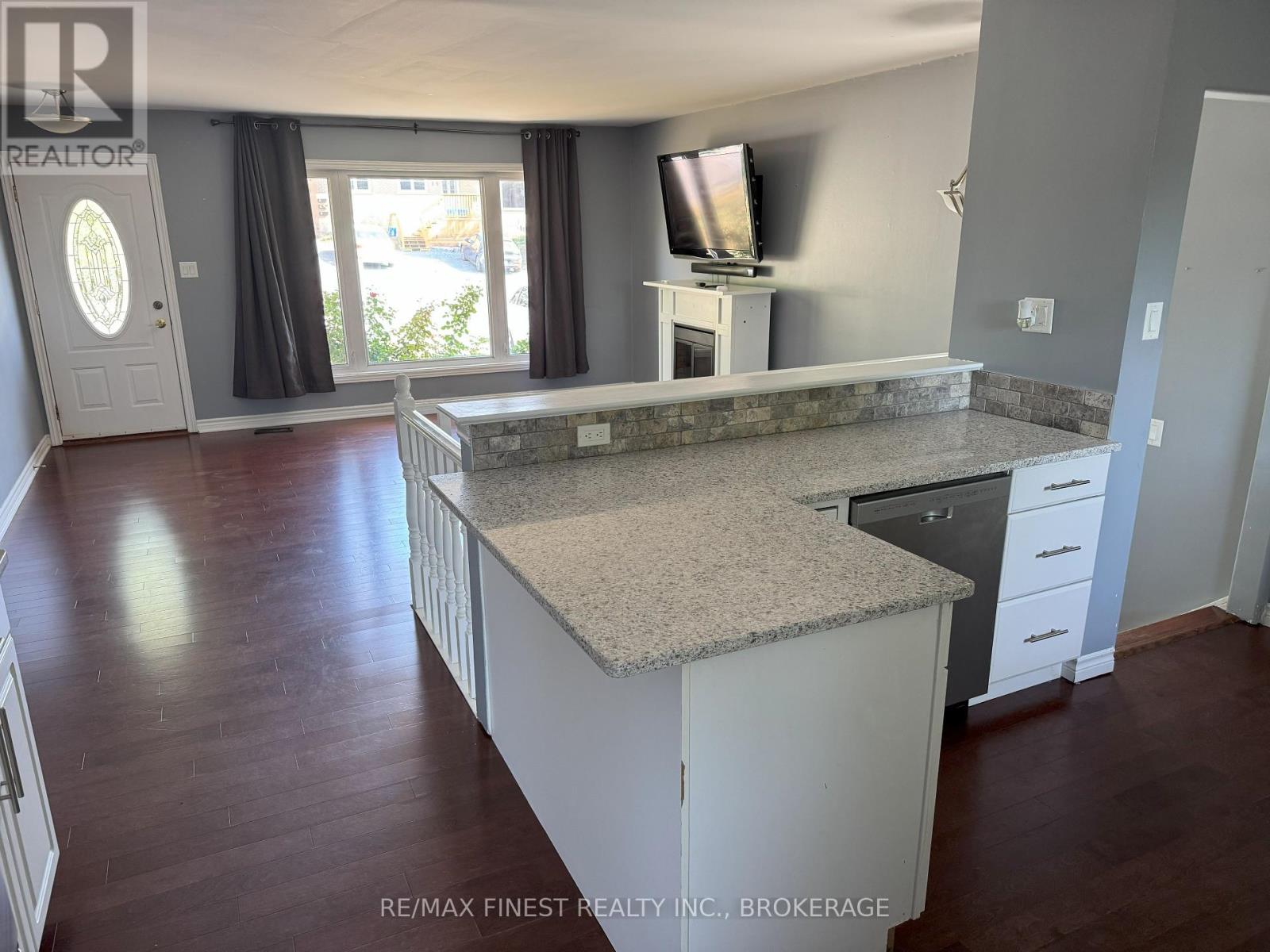 90 Morenz Crescent, Kingston, Ontario  K7K 2X3 - Photo 9 - X12333083
