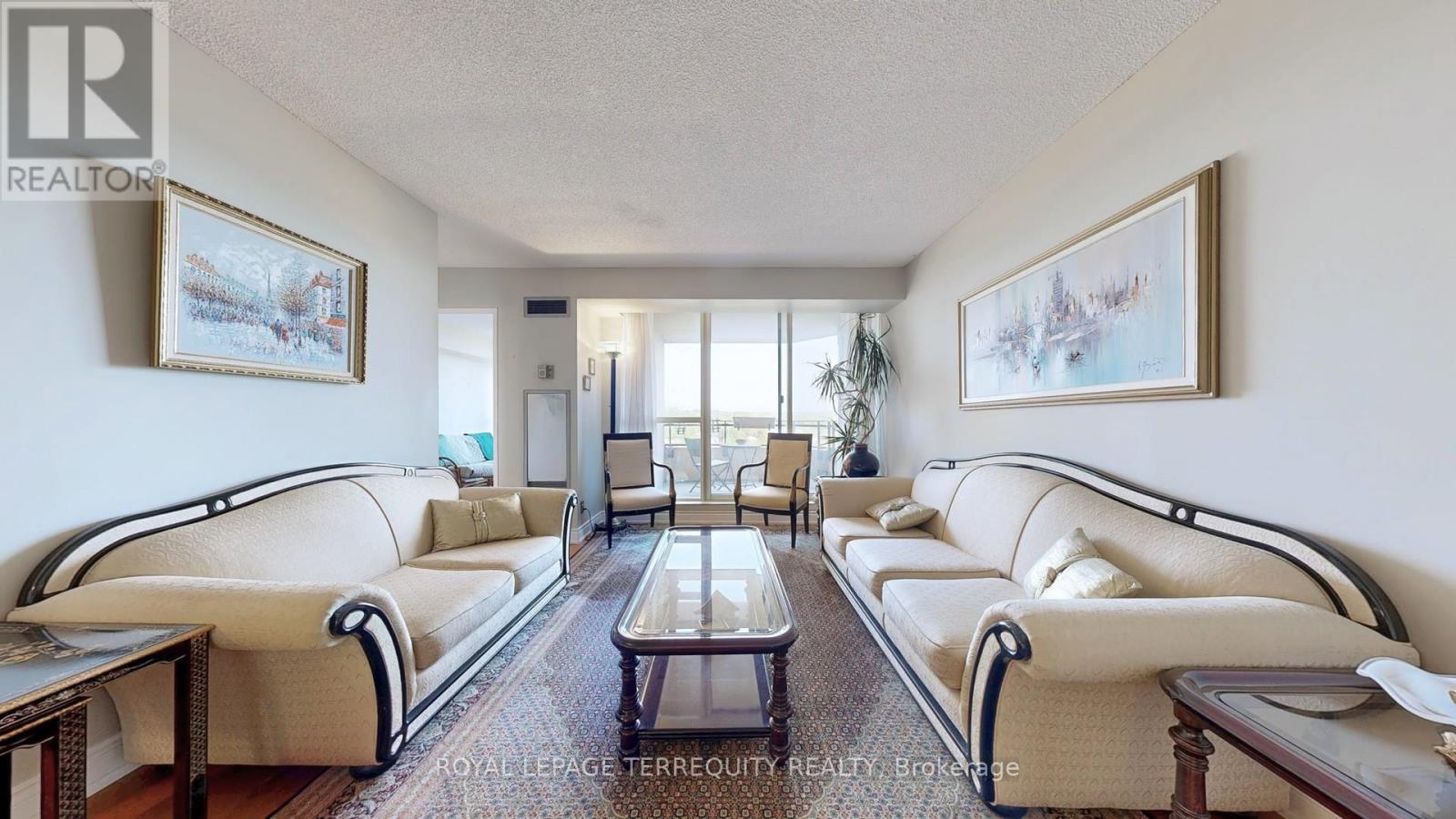 917 - 32 Clarissa Drive, Richmond Hill, Ontario  L4C 9R7 - Photo 1 - N12337199