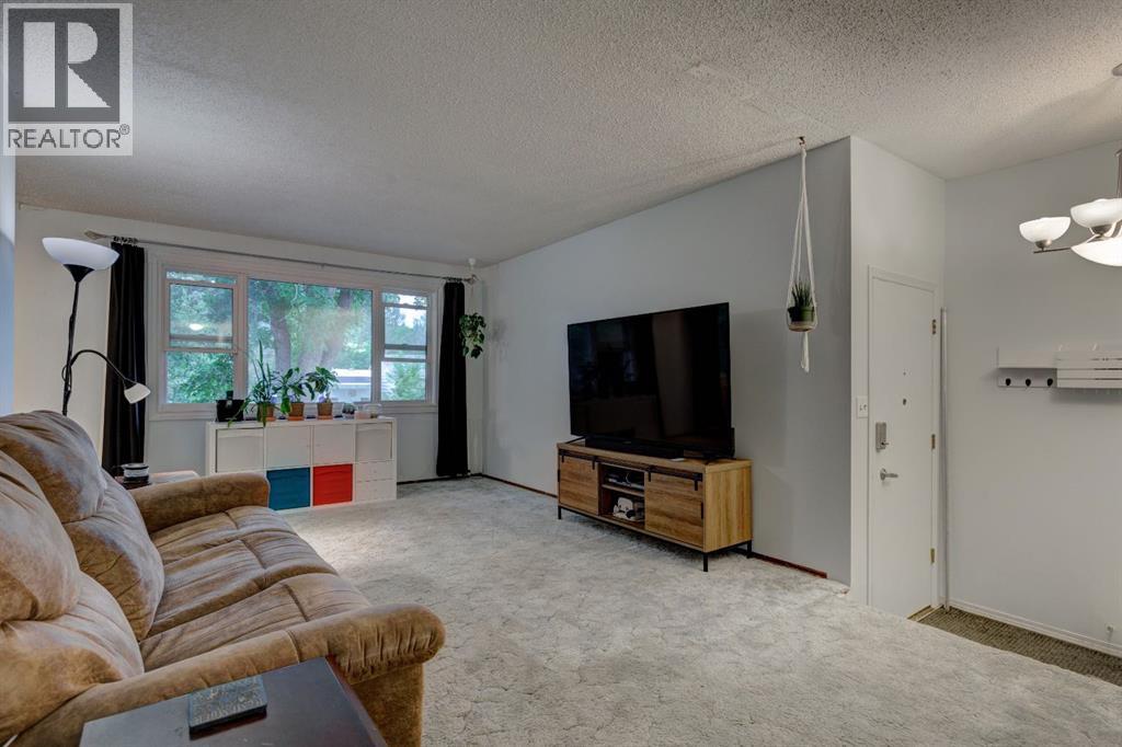 Property at 628 Cantrell Drive SW image 4