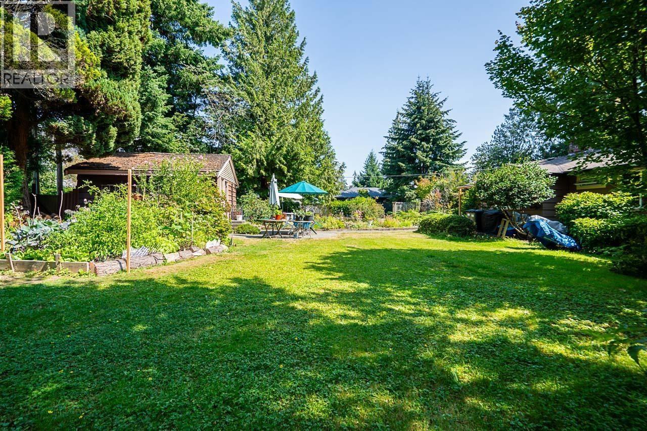 894 E 13th Street, North Vancouver, British Columbia  V7L 2M9 - Photo 6 - R3033549