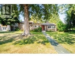 894 E 13TH STREET, North Vancouver, British Columbia