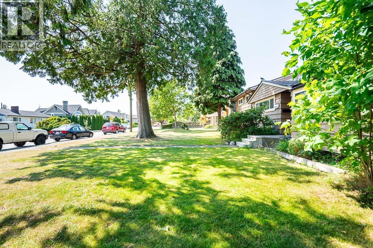 894 E 13th Street, North Vancouver, British Columbia  V7L 2M9 - Photo 3 - R3033549
