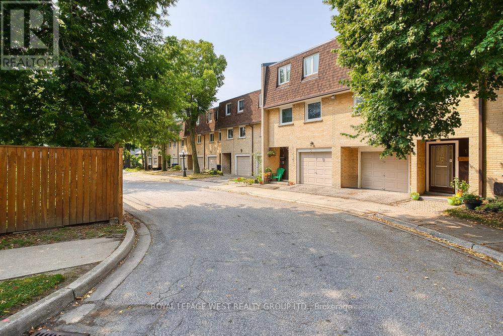 Property at 3 - 92 TWENTY NINTH STREET image 1