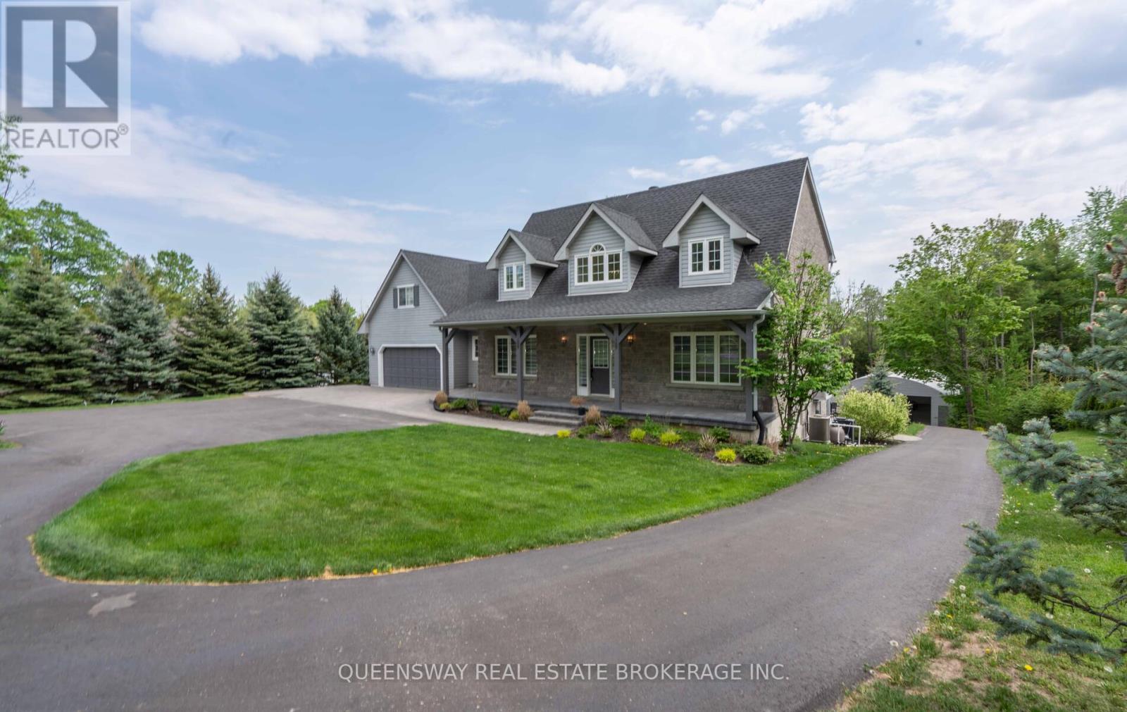 1841 Forest Valley Drive, Innisfil, Ontario  L9S 4A4 - Photo 2 - N12336721