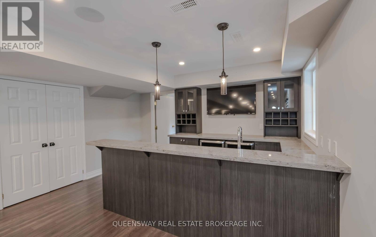 1841 Forest Valley Drive, Innisfil, Ontario  L9S 4A4 - Photo 29 - N12336721