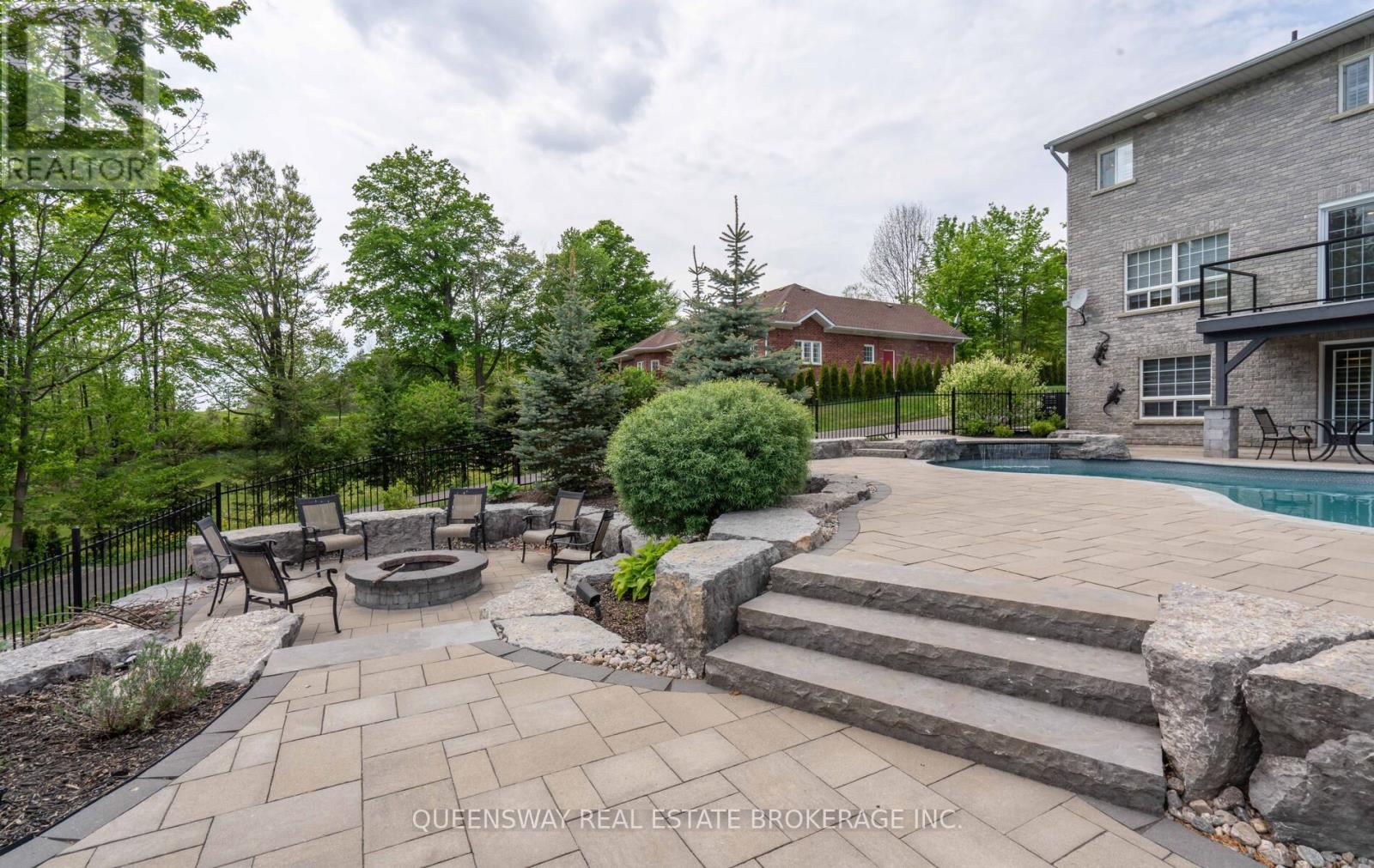 1841 Forest Valley Drive, Innisfil, Ontario  L9S 4A4 - Photo 35 - N12336721