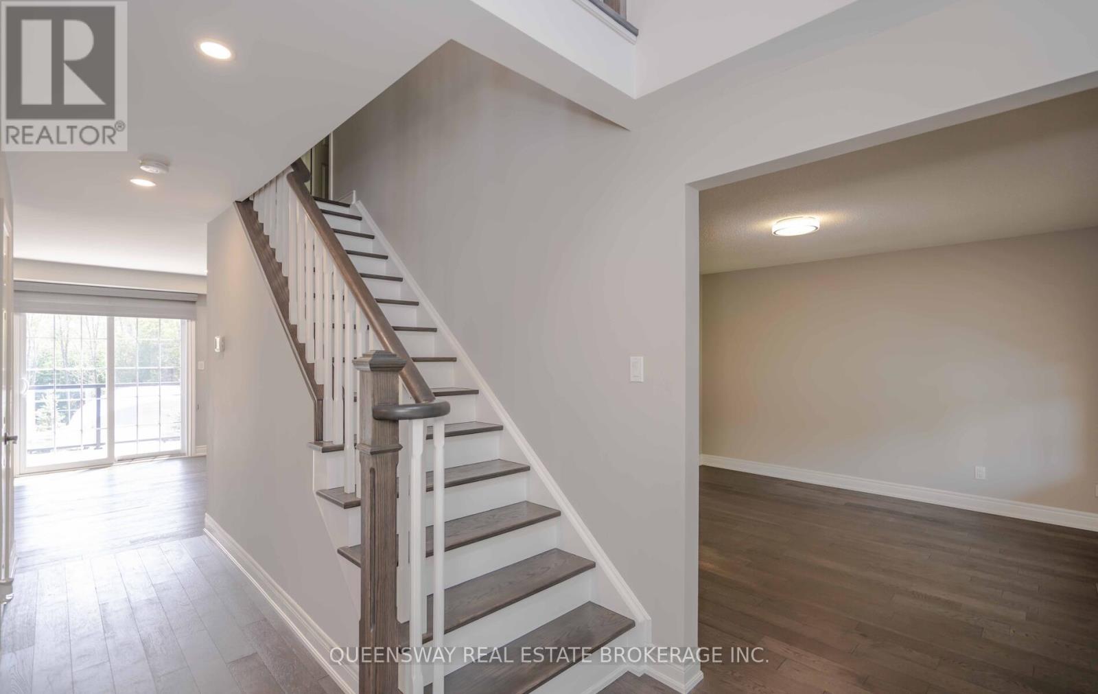 1841 Forest Valley Drive, Innisfil, Ontario  L9S 4A4 - Photo 9 - N12336721