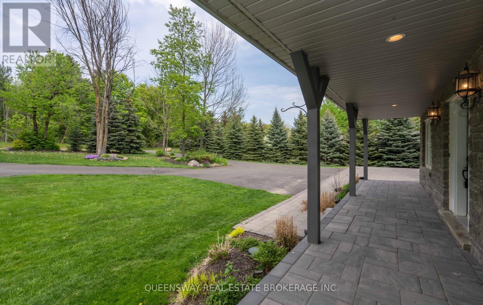 1841 Forest Valley Drive, Innisfil, Ontario  L9S 4A4 - Photo 7 - N12336721