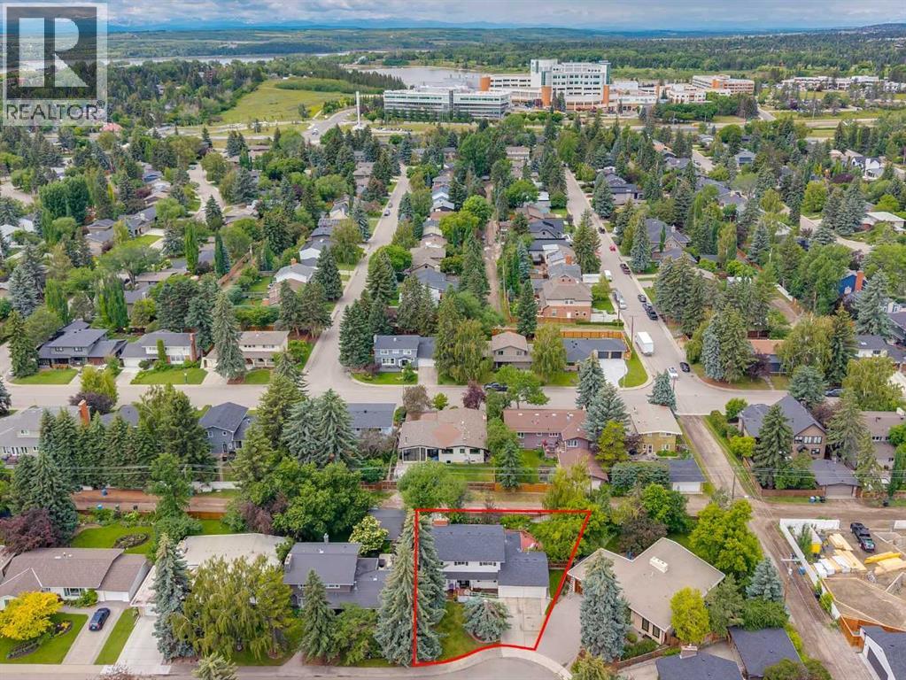 Property at 1028 Kerfoot Crescent SW image 2