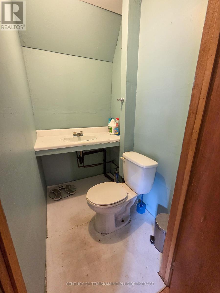 455054 First Street, Englehart, Ontario  P0J 1H0 - Photo 21 - T12337441