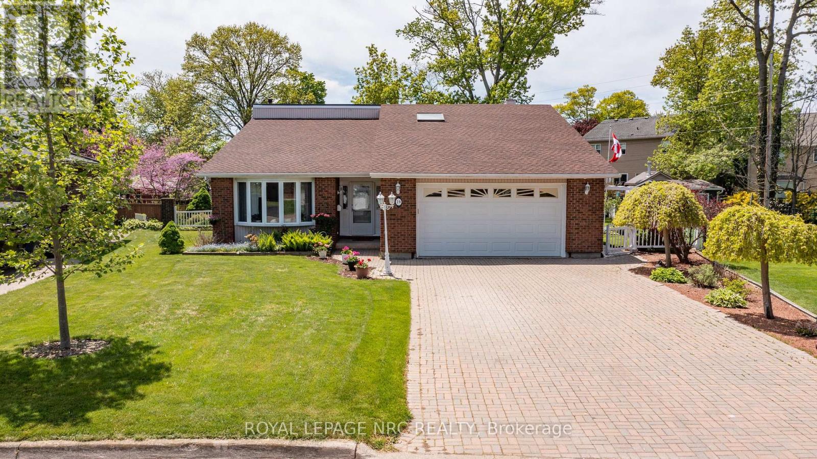 Property at 29 MICHAEL DRIVE N image 2
