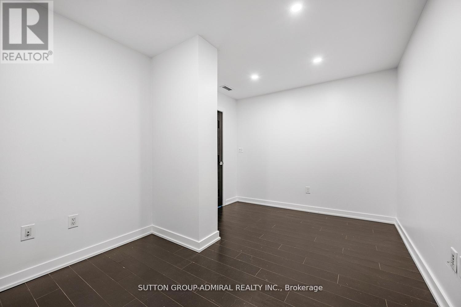 G20 - 18 Capreol Court, Toronto, Ontario  M5V 4A3 - Photo 10 - C12337367