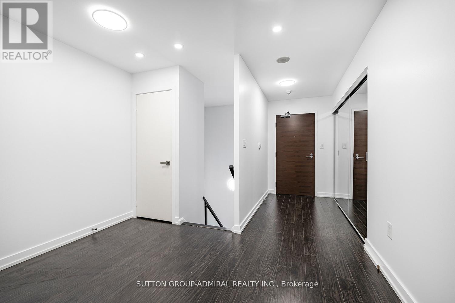 G20 - 18 Capreol Court, Toronto, Ontario  M5V 4A3 - Photo 11 - C12337367