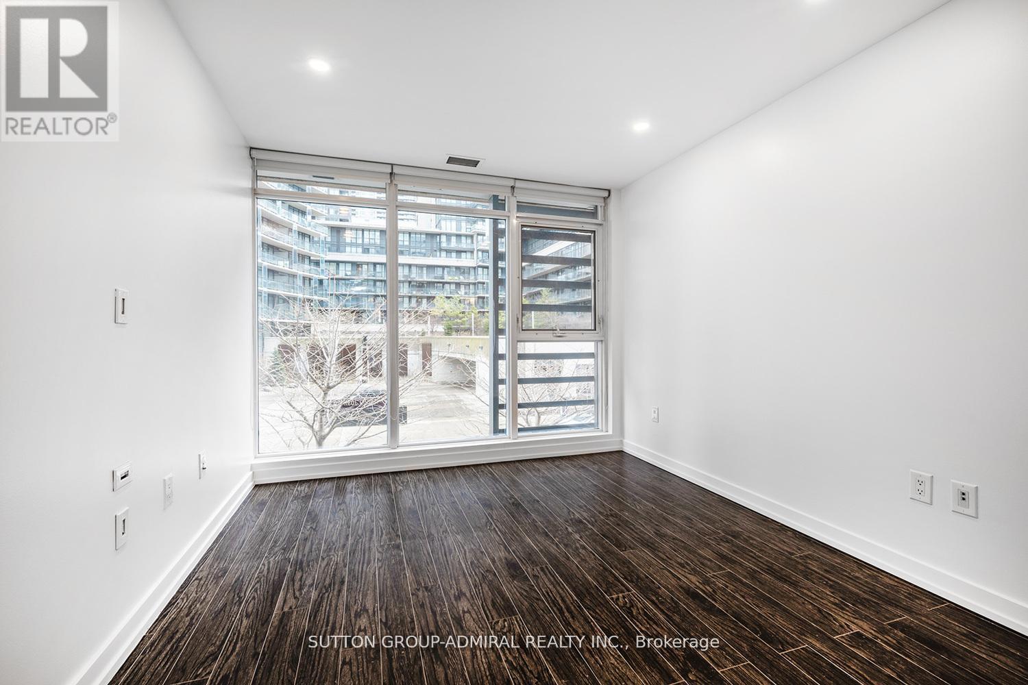 G20 - 18 Capreol Court, Toronto, Ontario  M5V 4A3 - Photo 13 - C12337367