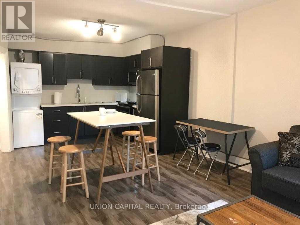 58 Centre Avenue, Toronto, Ontario  M5G 1R5 - Photo 2 - C12337391