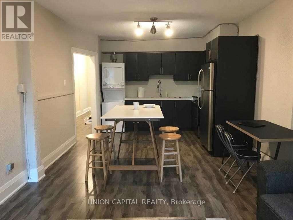 58 Centre Avenue, Toronto, Ontario  M5G 1R5 - Photo 3 - C12337391