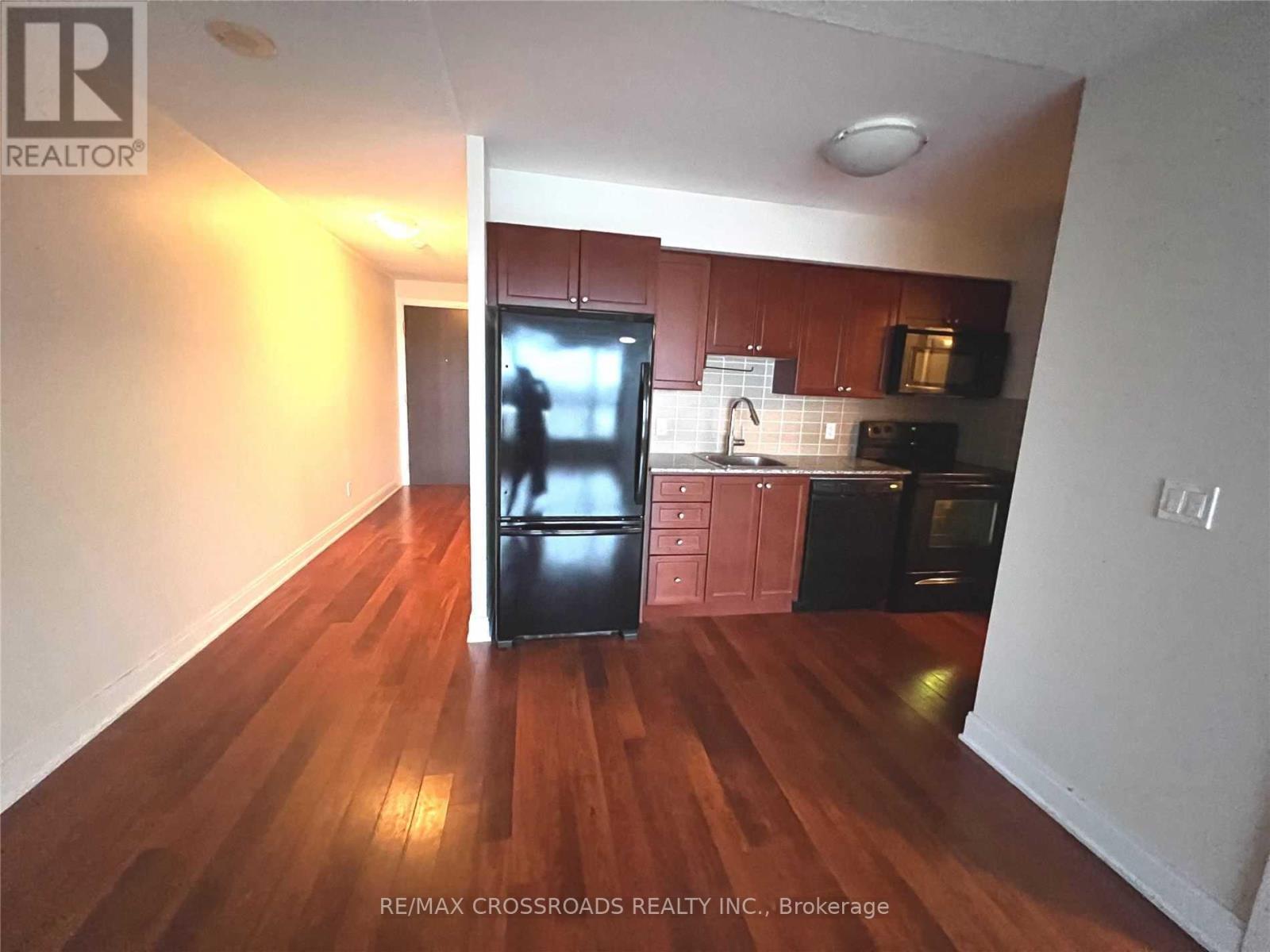 1001 - 125 Village Green Square, Toronto, Ontario  M1S 0G3 - Photo 7 - E12337392