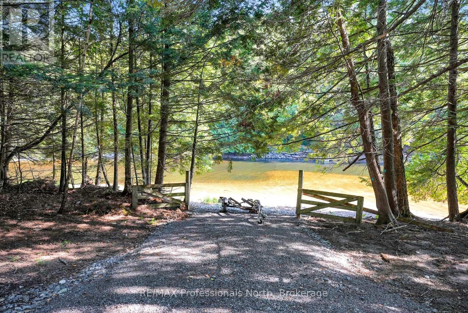 2718 Wilkinson Road, Dysart Et Al, Ontario  K0M 1S0 - Photo 36 - X12337438