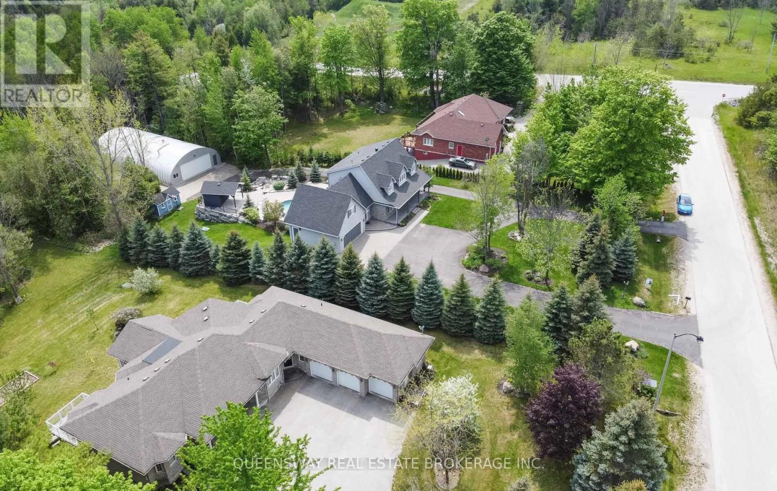 1841 Forest Valley Drive, Innisfil, Ontario  L9S 4A4 - Photo 43 - N12336721