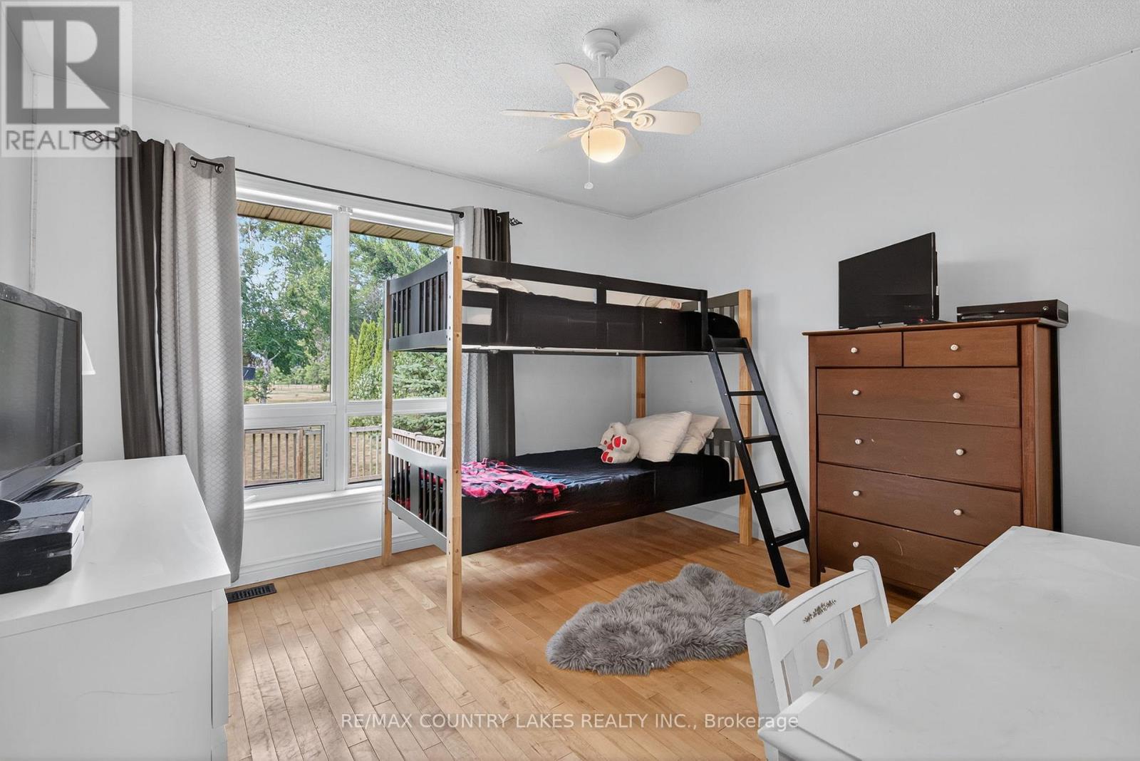 141 Bayshore Drive, Ramara, Ontario  L0K 1B0 - Photo 20 - S12337314