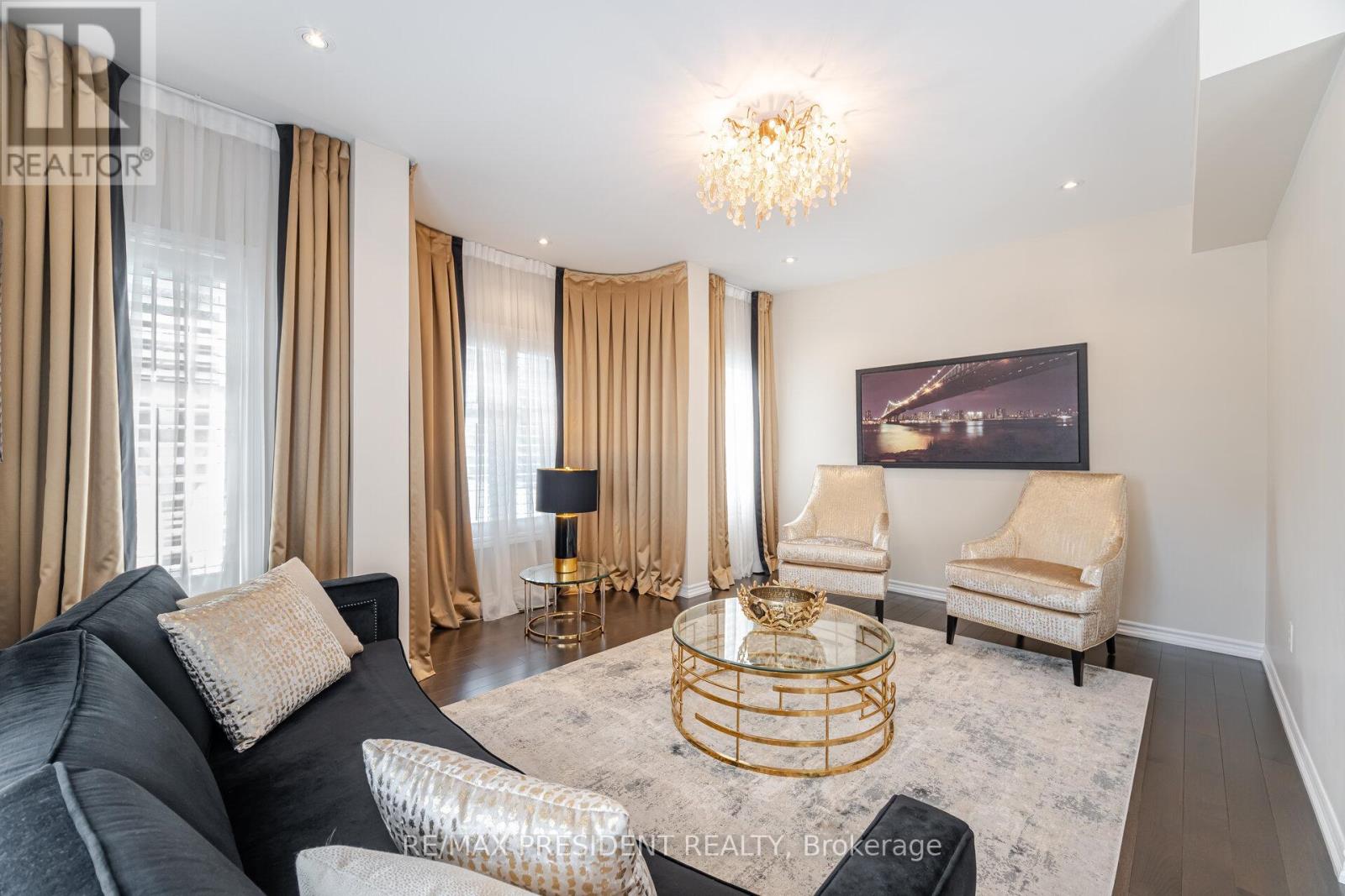 Property at 12 VALLEYRIDGE CRESCENT image 3