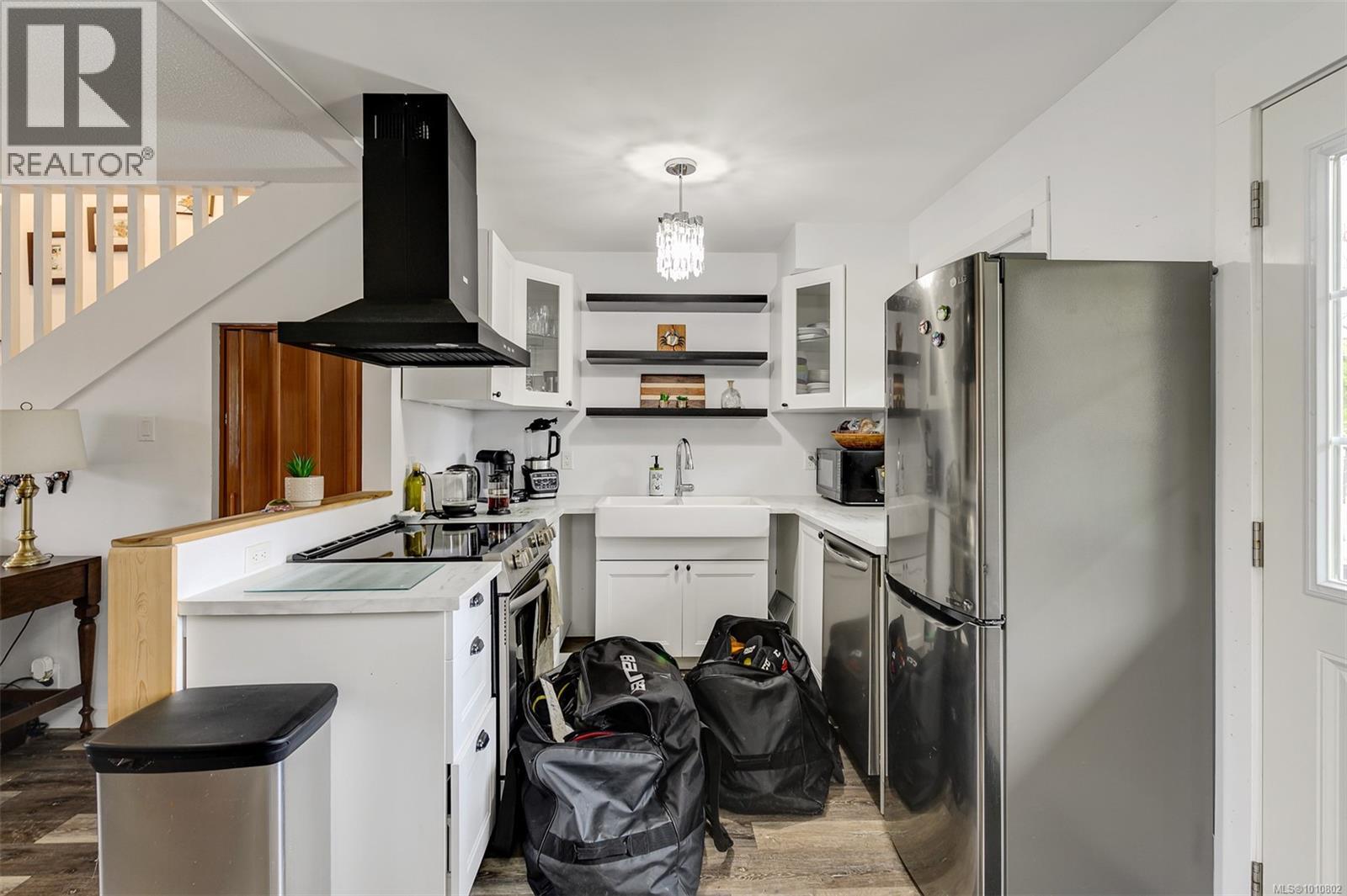 2031/2033 Melville Dr, Sidney, British Columbia  V8L 2N2 - Photo 11 - 1010802