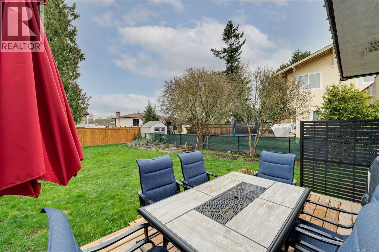 2031/2033 Melville Dr, Sidney, British Columbia  V8L 2N2 - Photo 23 - 1010802