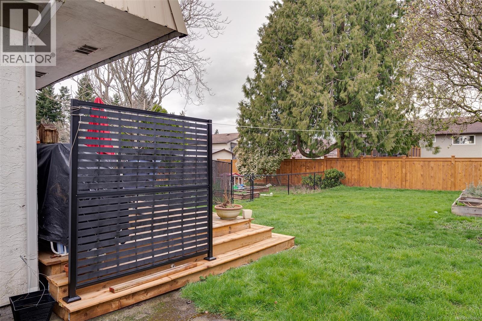 2031/2033 Melville Dr, Sidney, British Columbia  V8L 2N2 - Photo 27 - 1010802