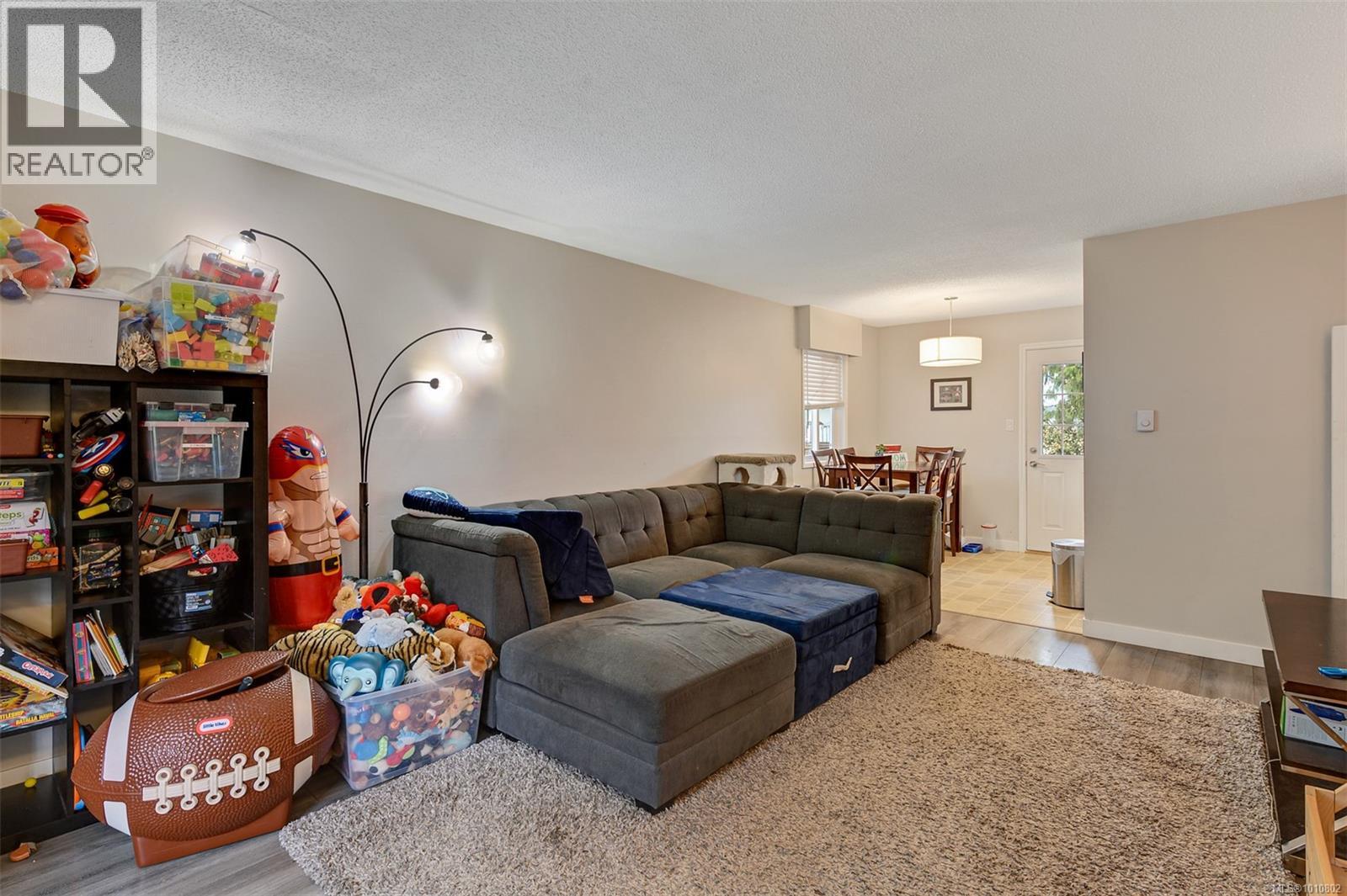 2031/2033 Melville Dr, Sidney, British Columbia  V8L 2N2 - Photo 32 - 1010802