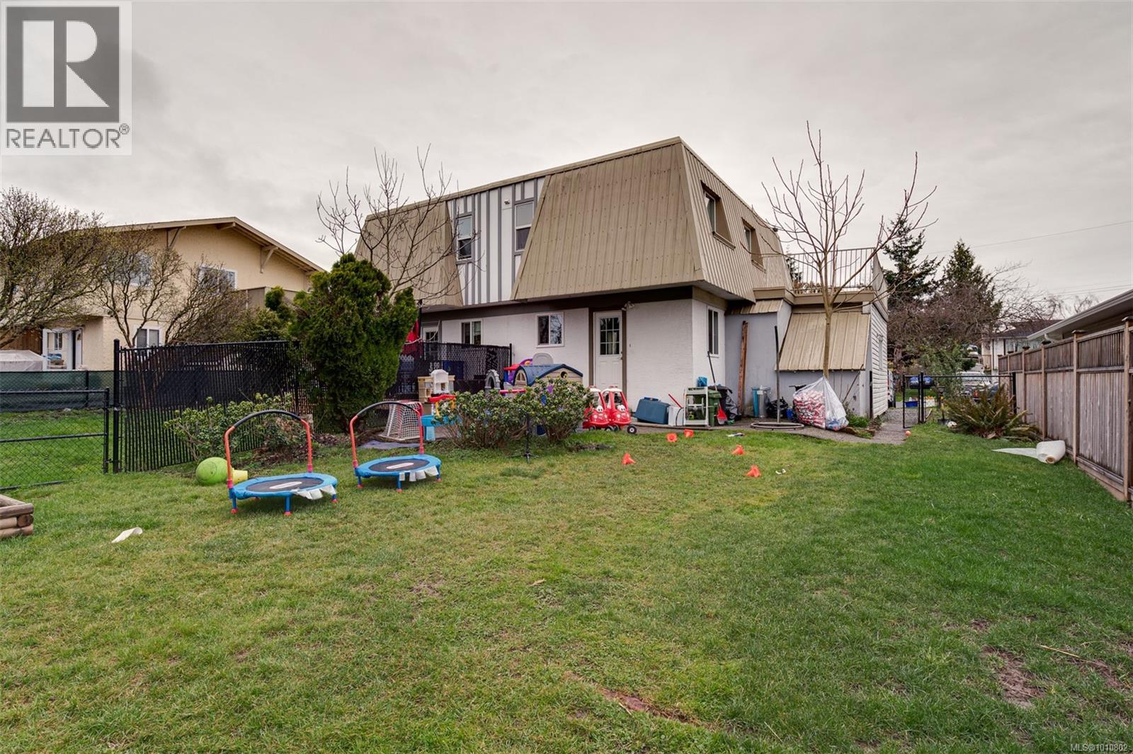 2031/2033 Melville Dr, Sidney, British Columbia  V8L 2N2 - Photo 40 - 1010802