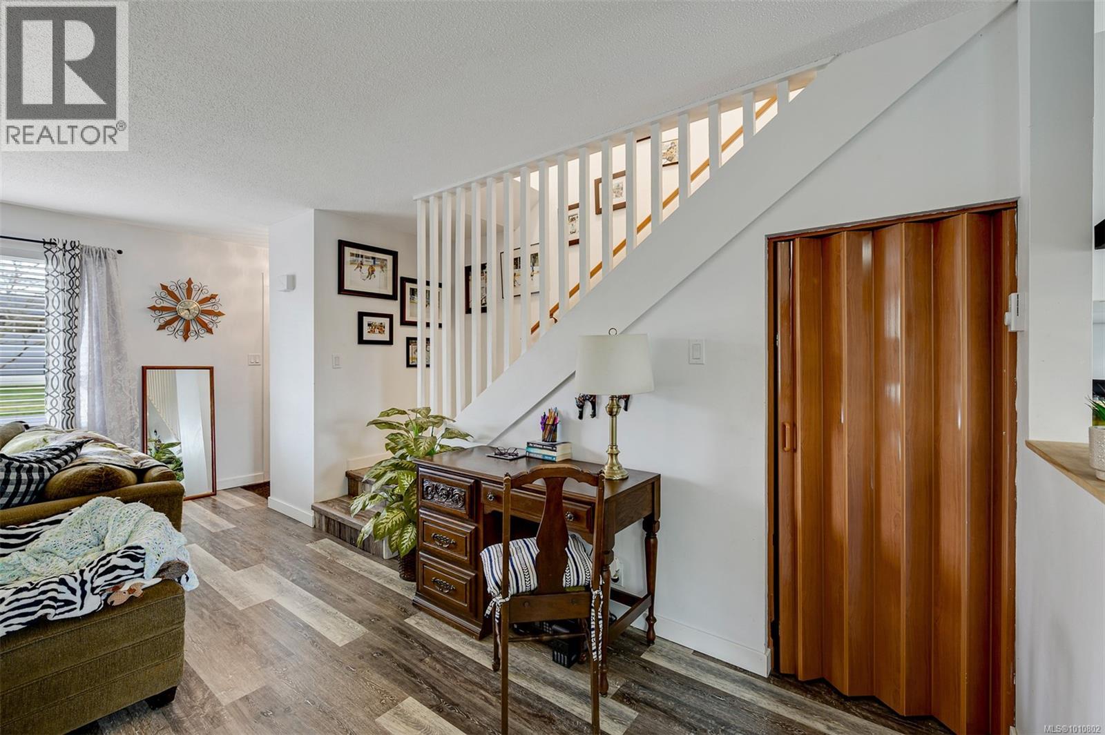 Property at 2031/2033 Melville Dr image 5
