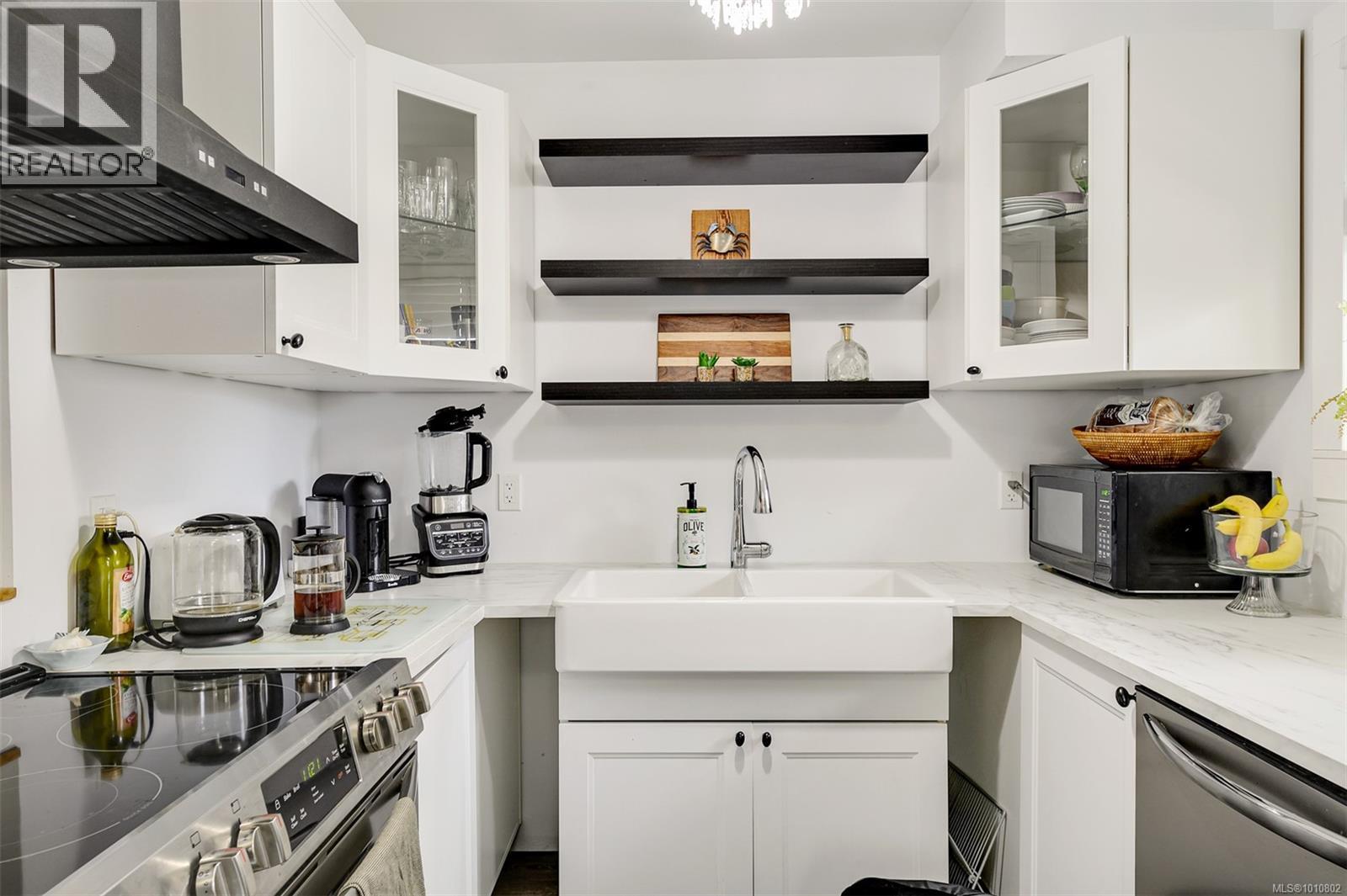 2031/2033 Melville Dr, Sidney, British Columbia  V8L 2N2 - Photo 7 - 1010802