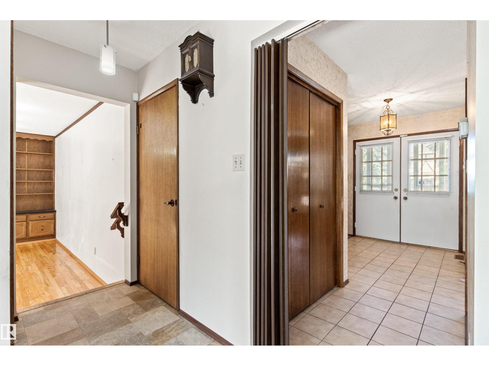 Property at 186 WILLOW WY NW image 1