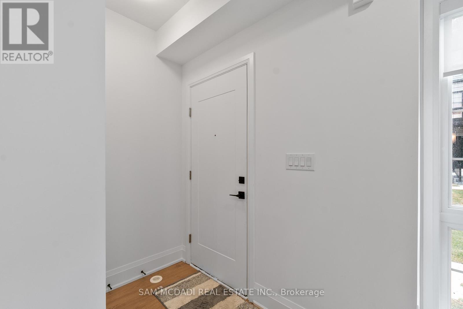 Property at 33 BURLEIGH MEWS image 2