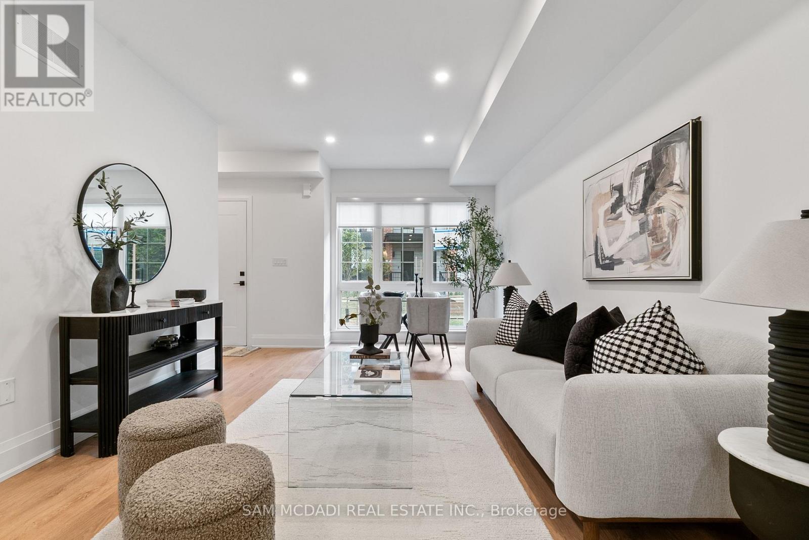 Property at 33 BURLEIGH MEWS image 3