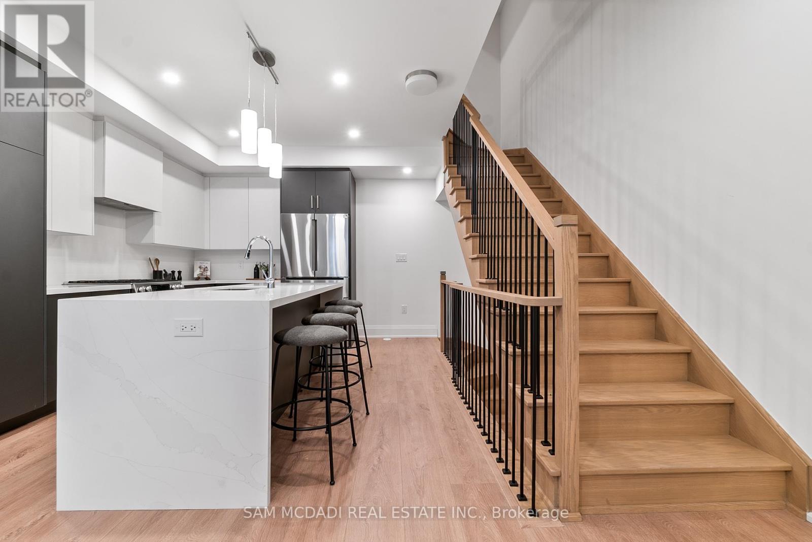 33 Burleigh Mews, Vaughan, Ontario  L4J 8A2 - Photo 8 - N12286691