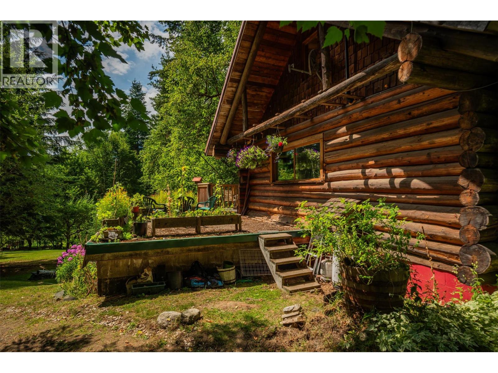 1506 Highway 31a Highway, New Denver, British Columbia  V0G 1S0 - Photo 17 - 10358773