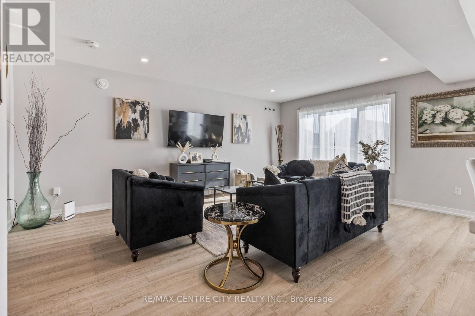 93 Benjamin Parkway, St. Thomas, Ontario  N5R 0M4 - Photo 16 - X12337544