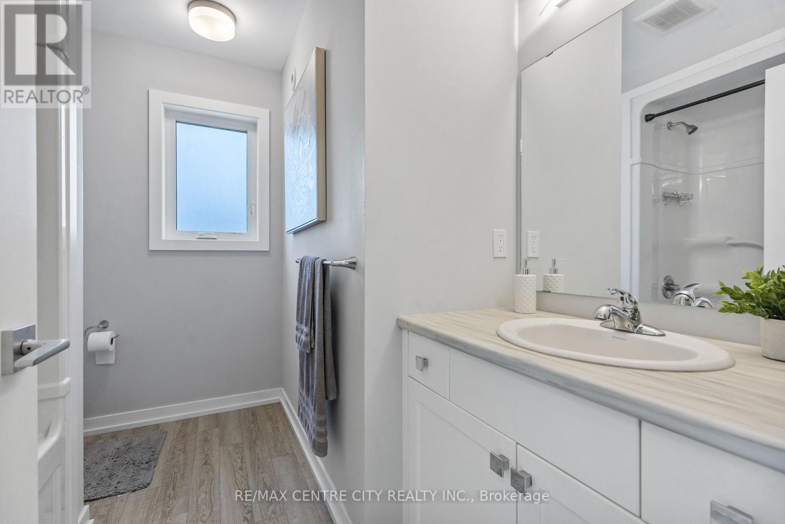 93 Benjamin Parkway, St. Thomas, Ontario  N5R 0M4 - Photo 25 - X12337544