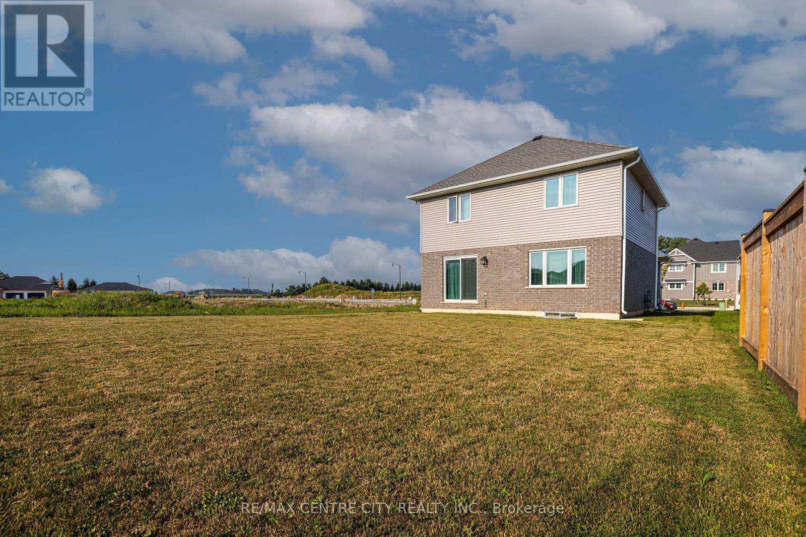93 Benjamin Parkway, St. Thomas, Ontario  N5R 0M4 - Photo 28 - X12337544