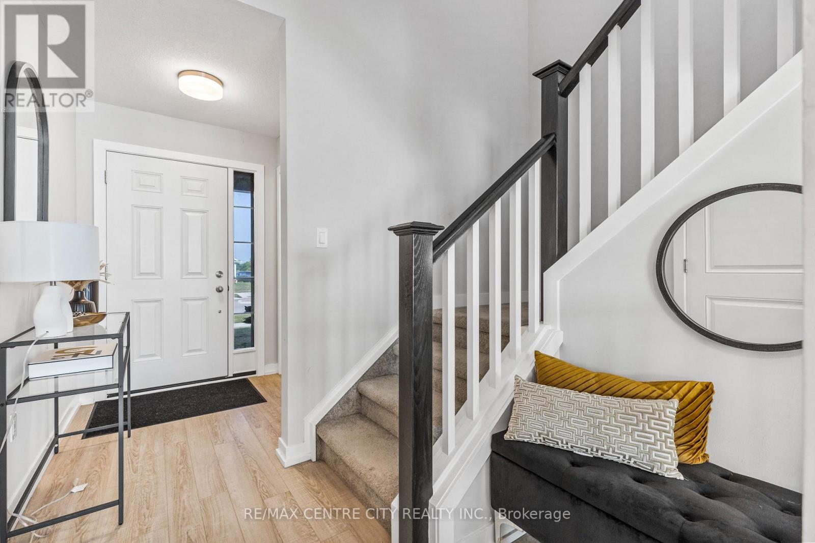 93 Benjamin Parkway, St. Thomas, Ontario  N5R 0M4 - Photo 4 - X12337544