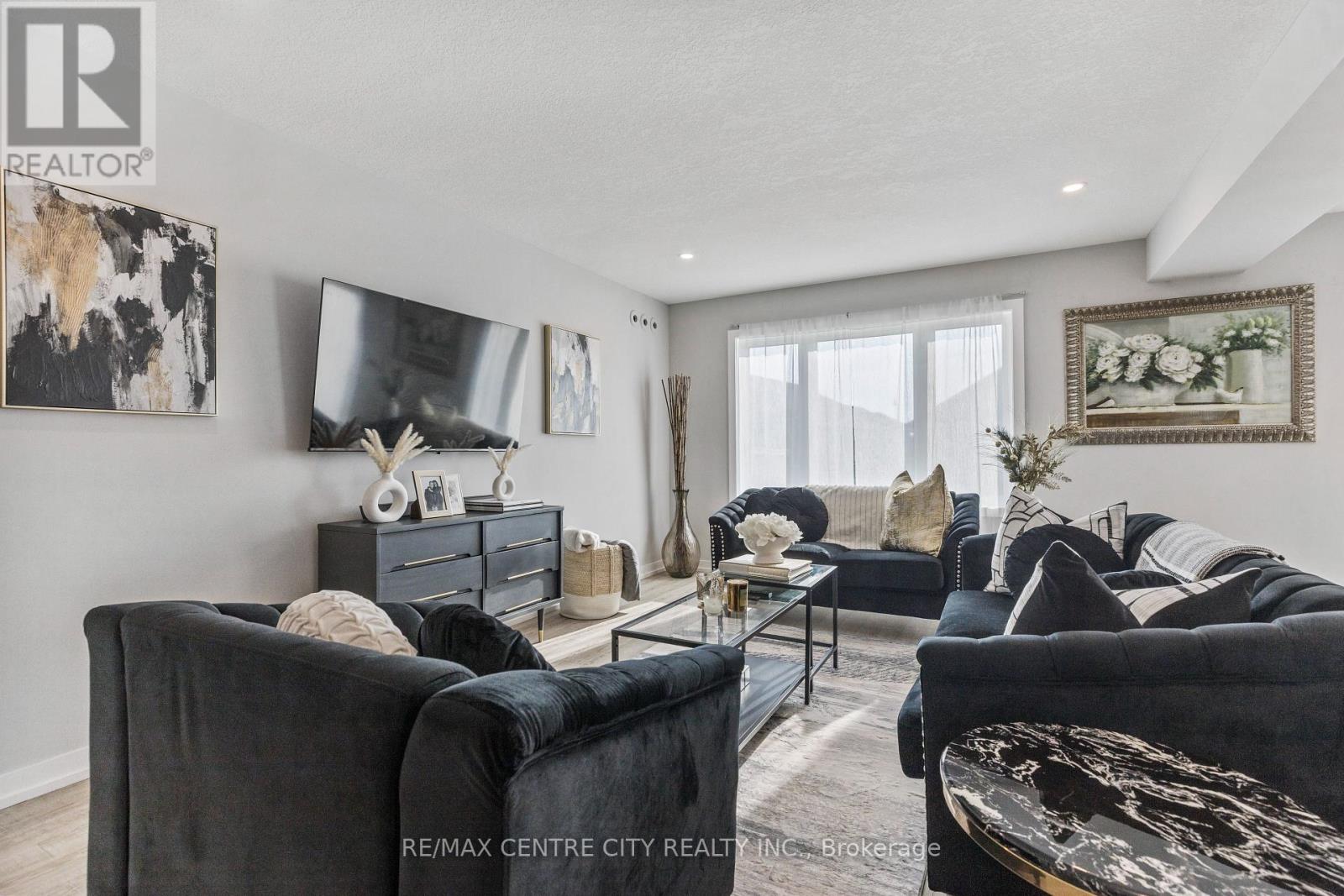 93 Benjamin Parkway, St. Thomas, Ontario  N5R 0M4 - Photo 8 - X12337544