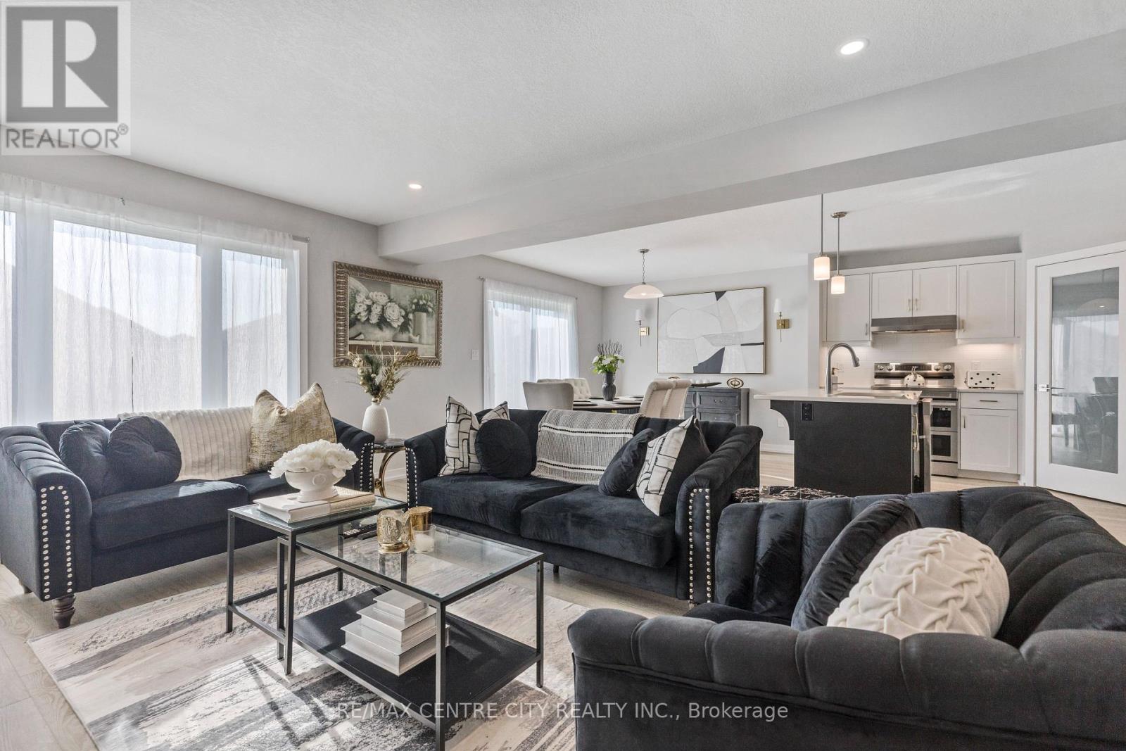 93 Benjamin Parkway, St. Thomas, Ontario  N5R 0M4 - Photo 9 - X12337544